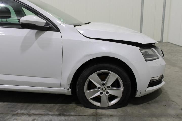 Photo 7 VIN: TMBJP7NE4J0284778 - SKODA OCTAVIA 