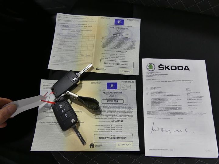 Photo 10 VIN: TMBJP7NU2K2031908 - SKODA KAROQ 