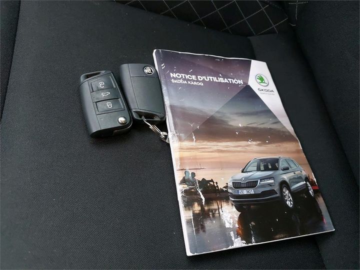 Photo 9 VIN: TMBJP7NU2L2033272 - SKODA KAROQ 