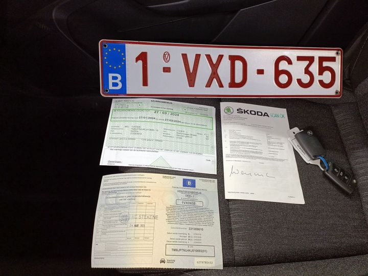 Photo 3 VIN: TMBJP7NU4KJ010693 - SKODA KAROQ 