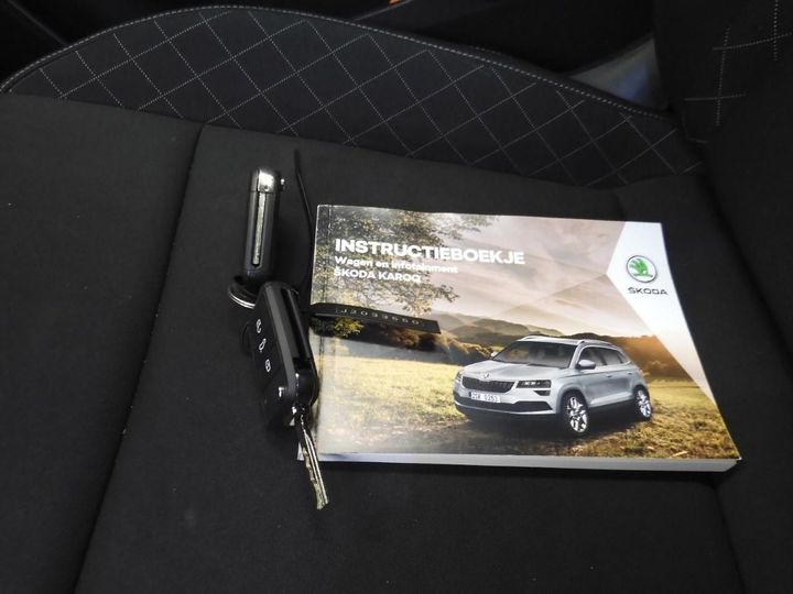 Photo 10 VIN: TMBJP7NU8J2033550 - SKODA KAROQ 