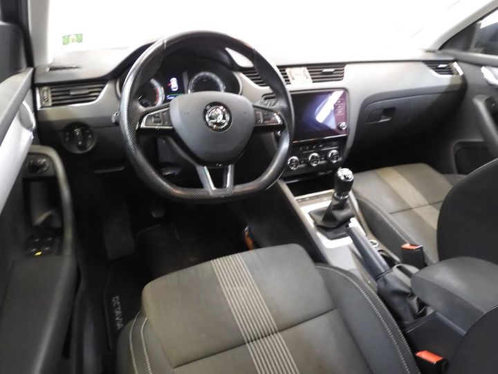 Photo 3 VIN: TMBJP9NE5J0023798 - SKODA OCTAVIA COMBI 