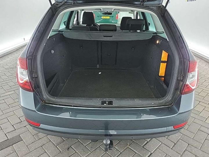 Photo 4 VIN: TMBJR7NE0J0334229 - SKODA OCTAVIA 