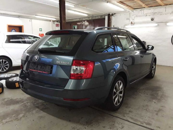 Photo 4 VIN: TMBJR7NE5J0307799 - SKODA OCTAVIA 