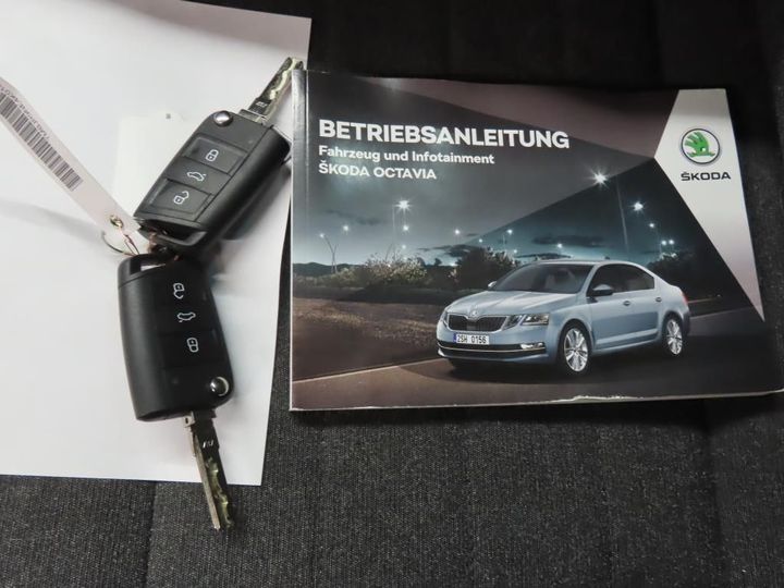 Photo 11 VIN: TMBJR9NE4K0182100 - SKODA OCTAVIA 