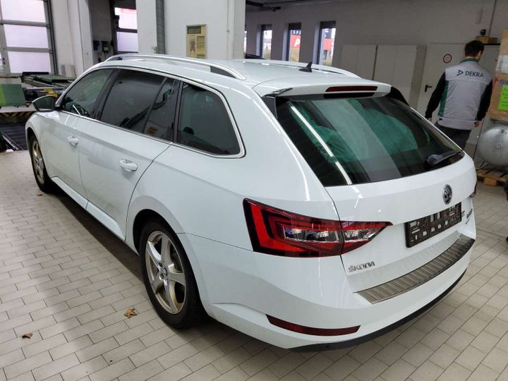 Photo 8 VIN: TMBLJ7NP7J7534534 - SKODA SUPERB 