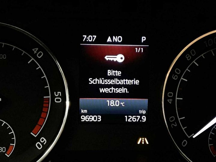 Photo 24 VIN: TMBLJ7NP7J7602752 - SKODA SUPERB 