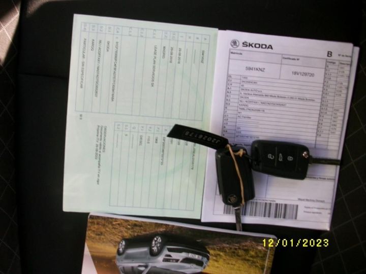 Photo 5 VIN: TMBLJ7NU9J2026178 - SKODA KAROQ 