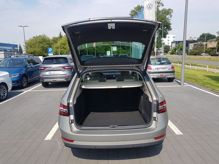 Photo 15 VIN: TMBLJ9NP0J7594523 - SKODA SUPERB 