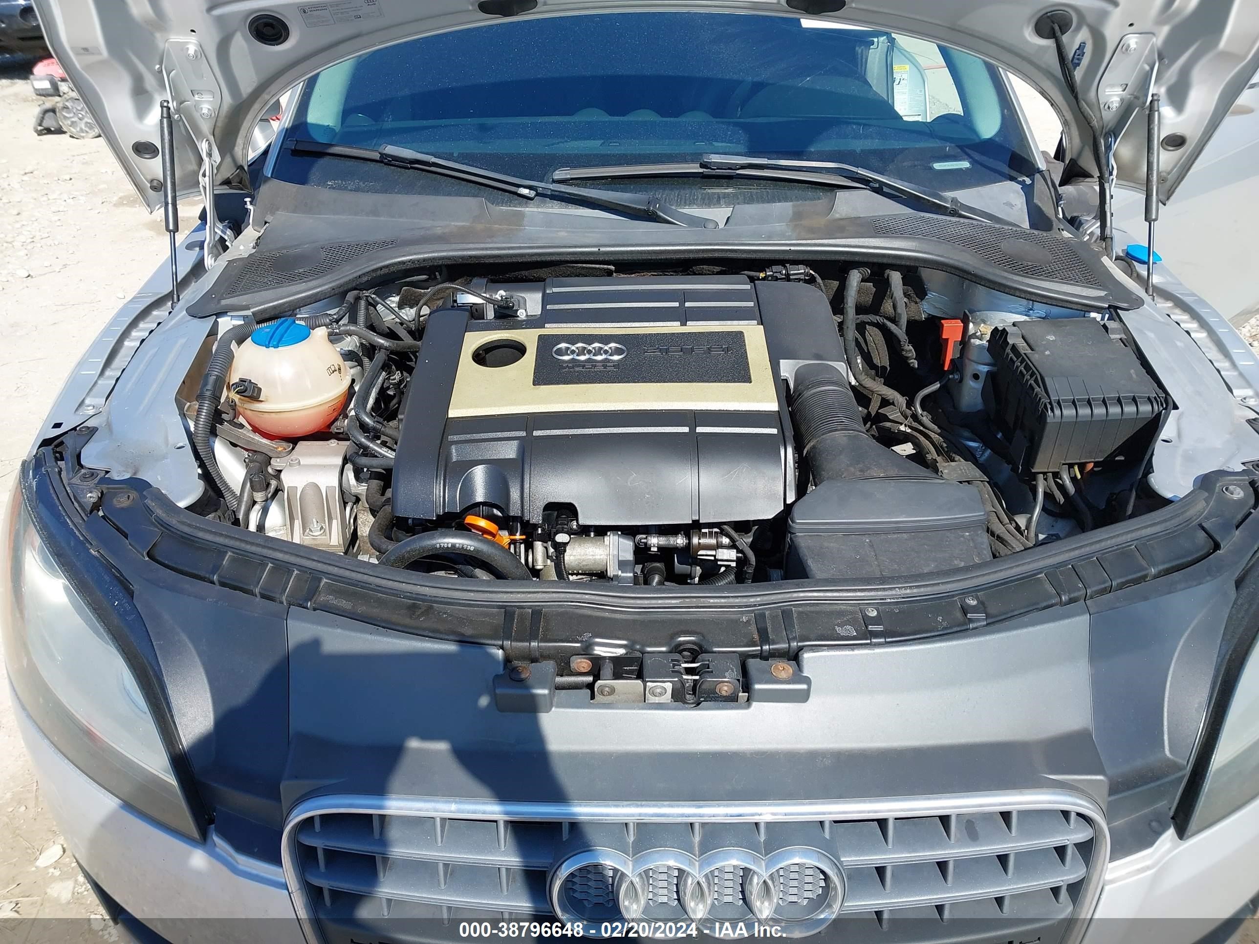 Photo 9 VIN: TRUAF38JX81001271 - AUDI TT 