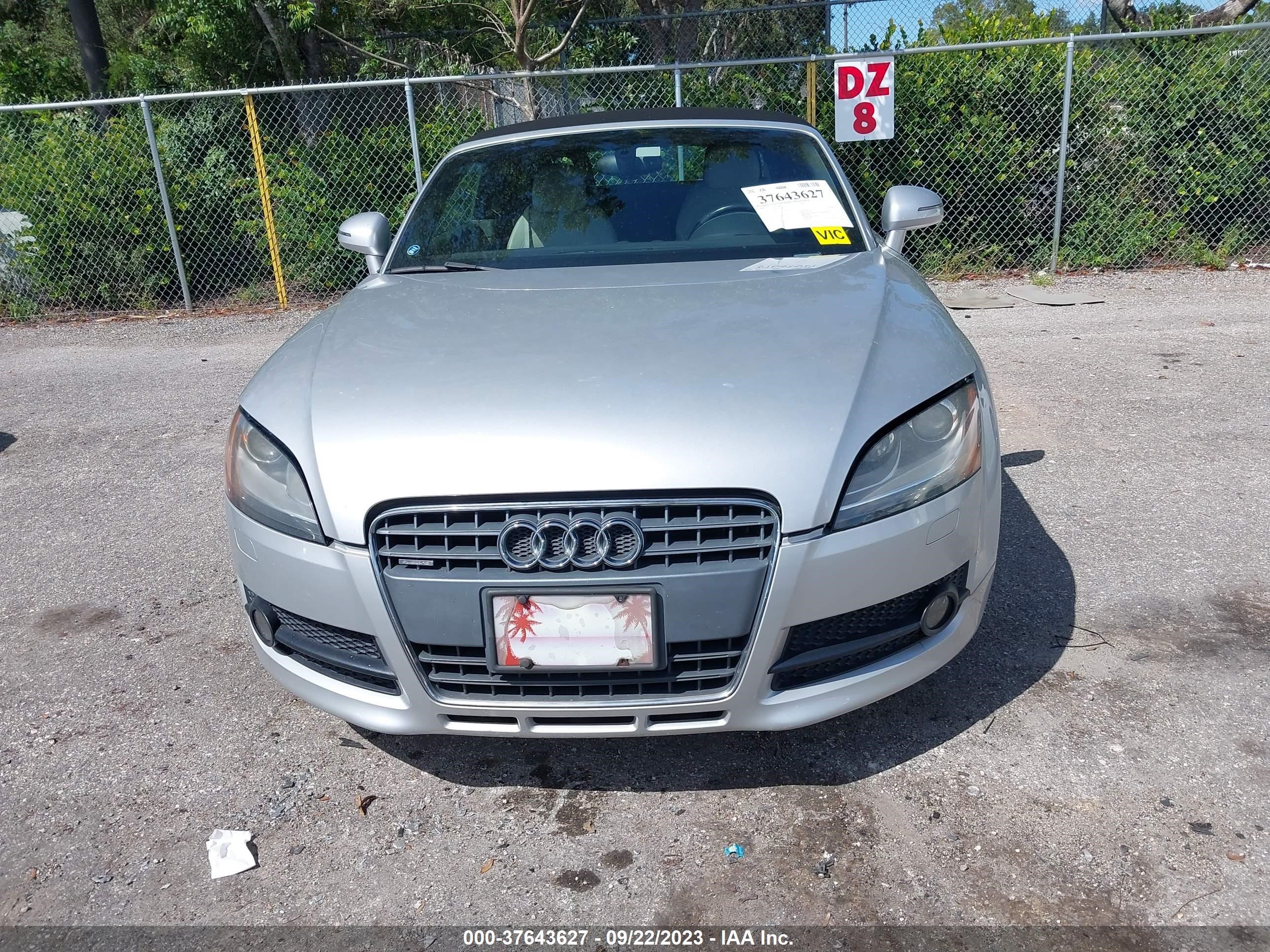 Photo 11 VIN: TRUGF38J091011198 - AUDI TT 