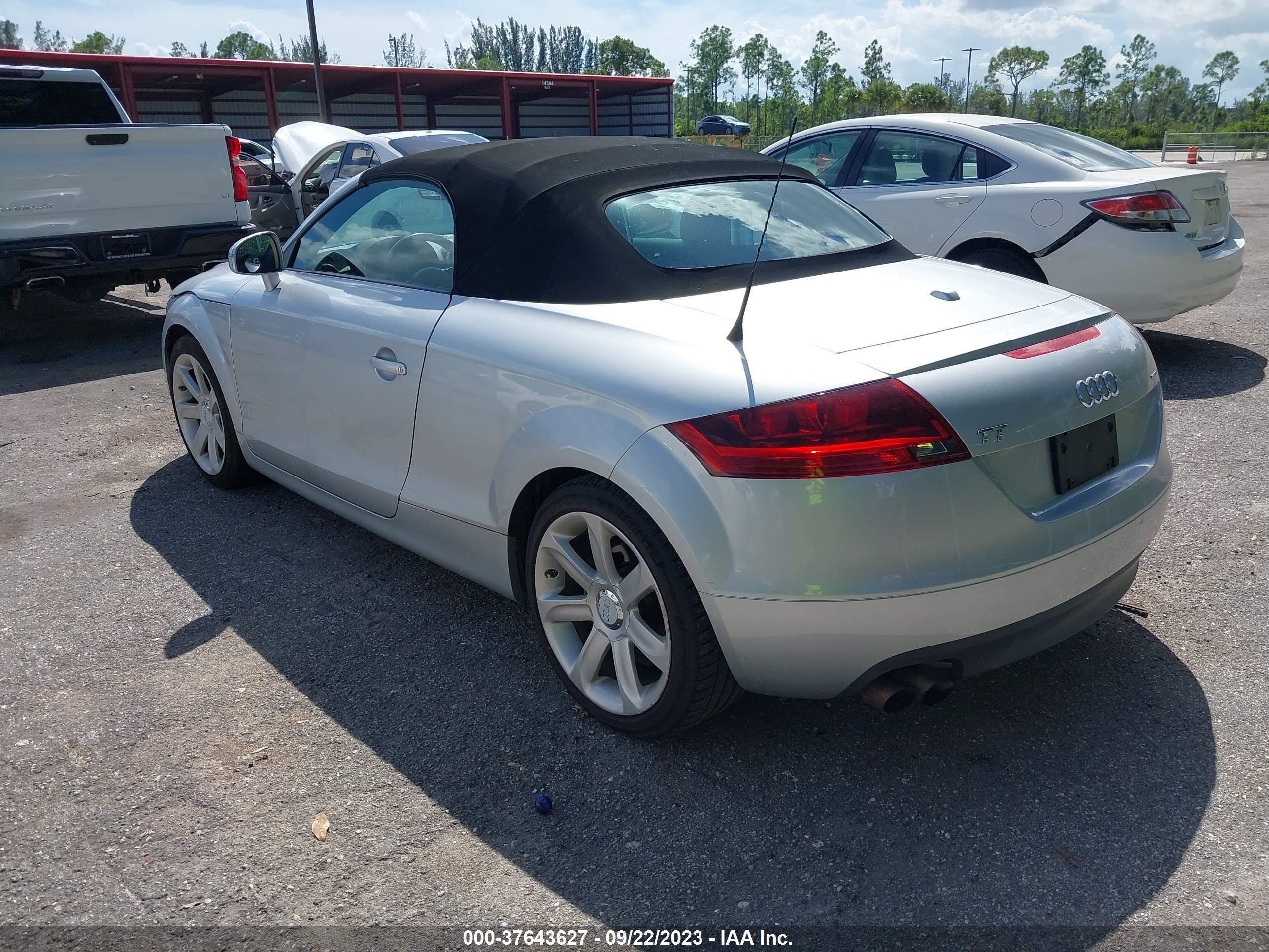 Photo 2 VIN: TRUGF38J091011198 - AUDI TT 