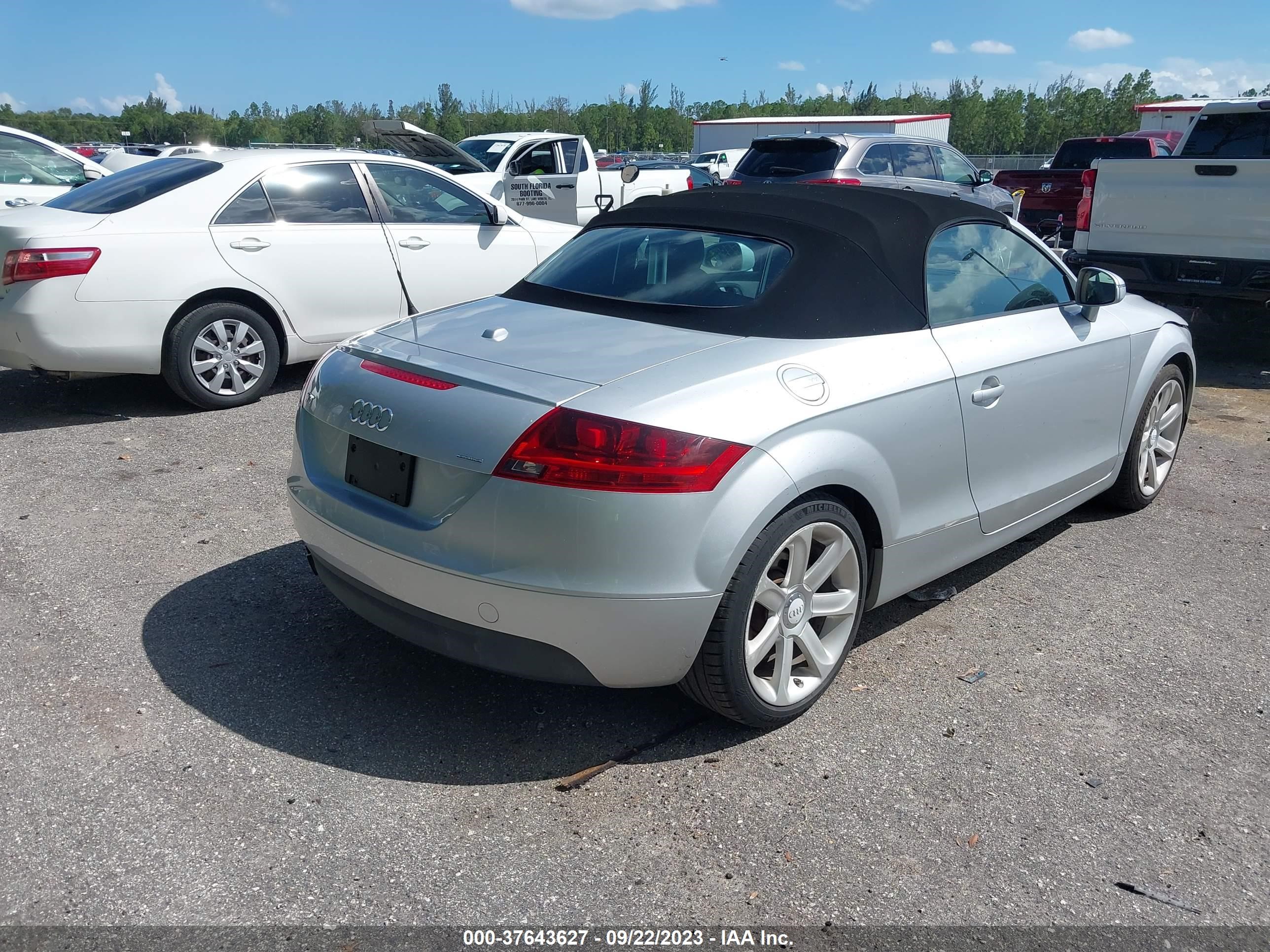 Photo 3 VIN: TRUGF38J091011198 - AUDI TT 