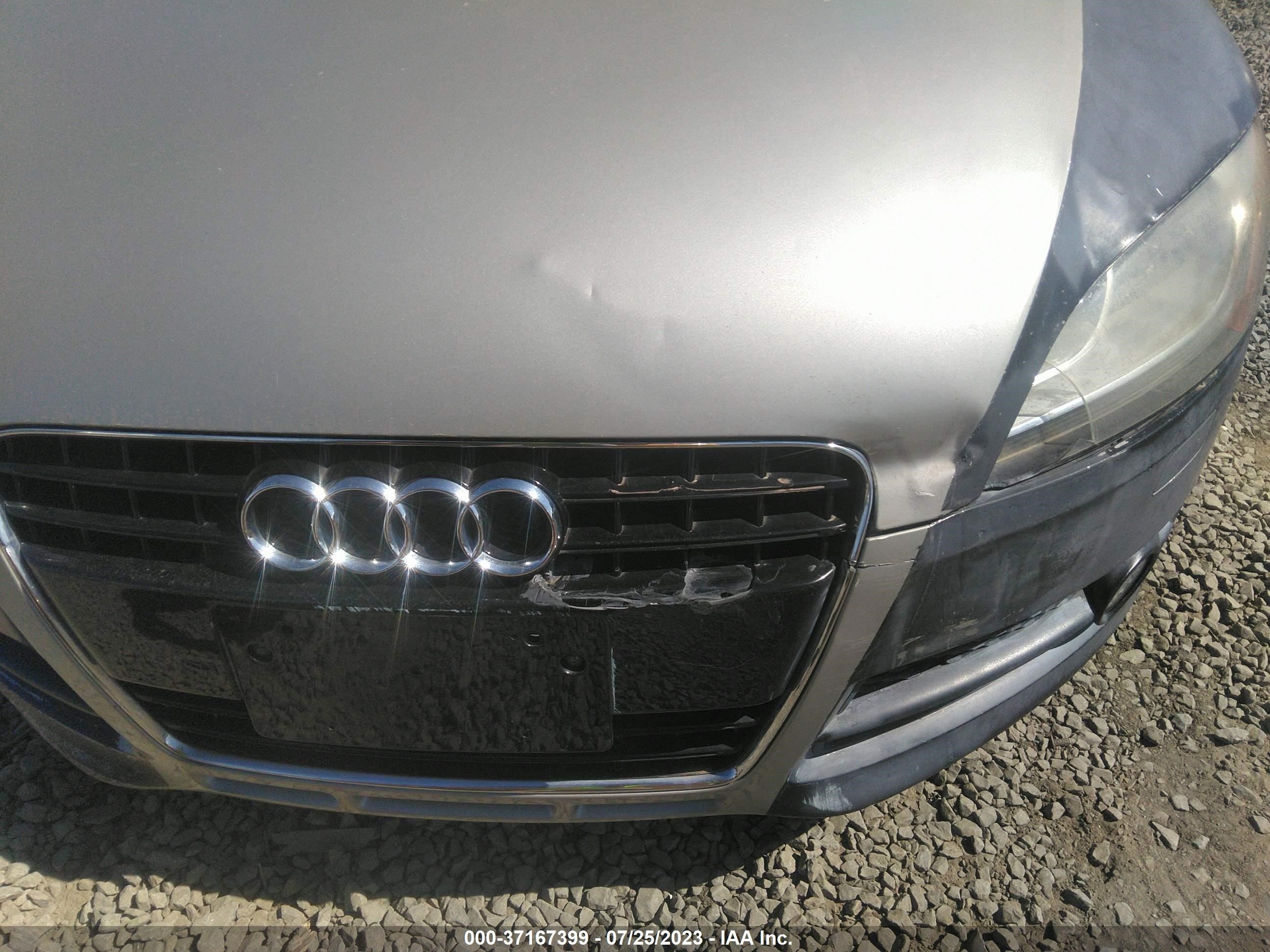 Photo 11 VIN: TRURD38J881001077 - AUDI TT 