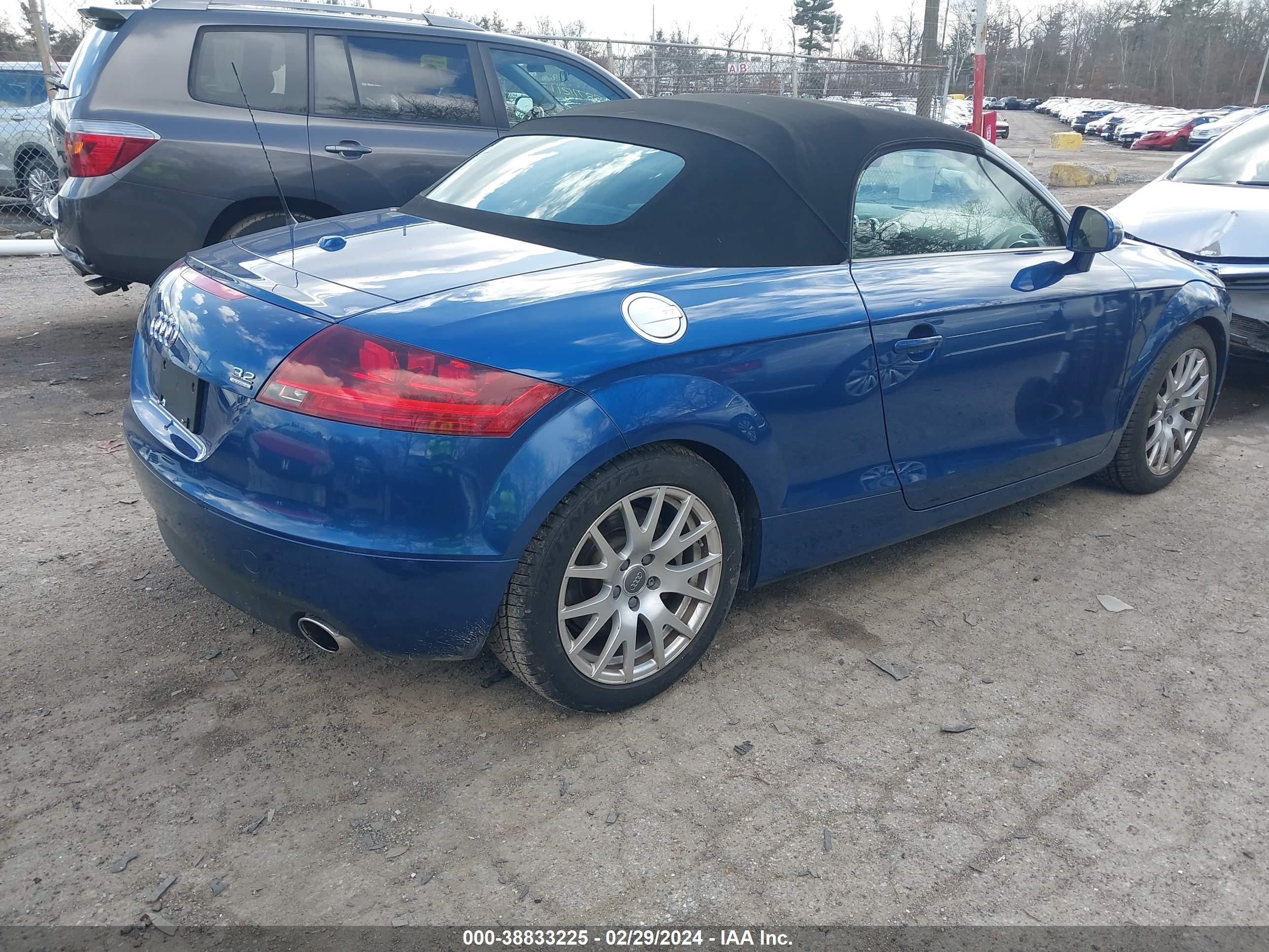 Photo 3 VIN: TRURD38JX81029074 - AUDI TT 