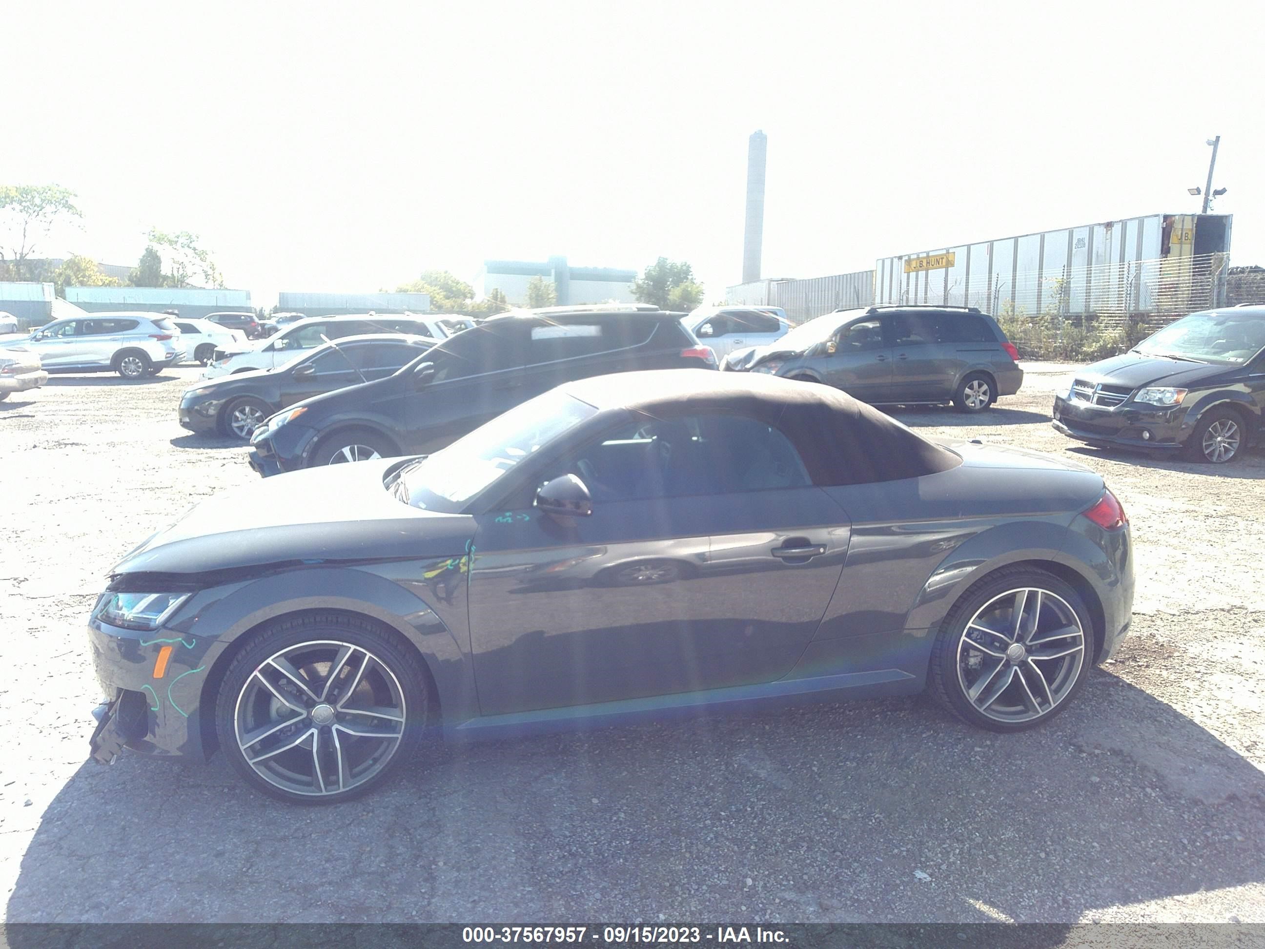 Photo 13 VIN: TRUT5CFVXH1001705 - AUDI TT 