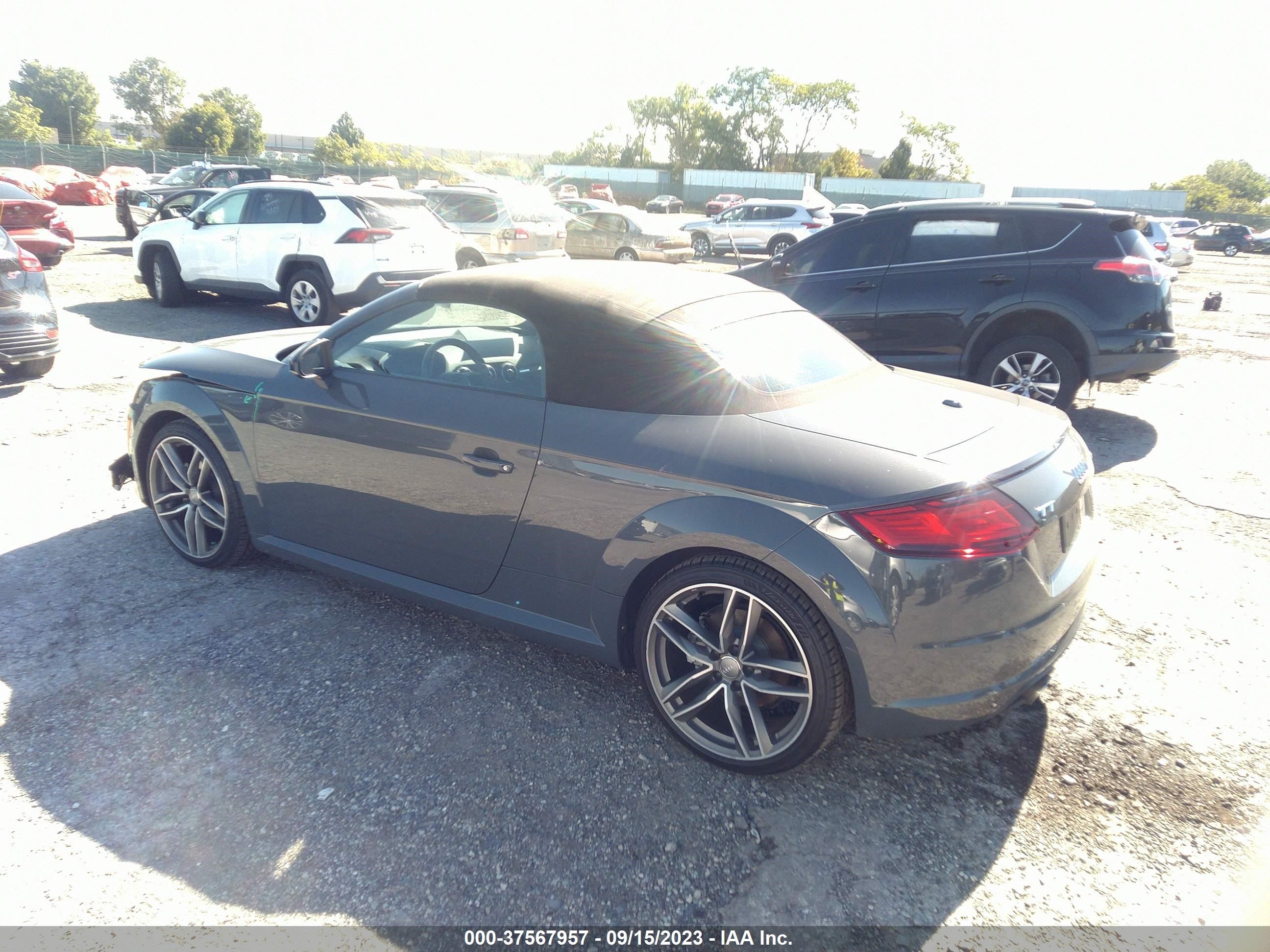 Photo 2 VIN: TRUT5CFVXH1001705 - AUDI TT 