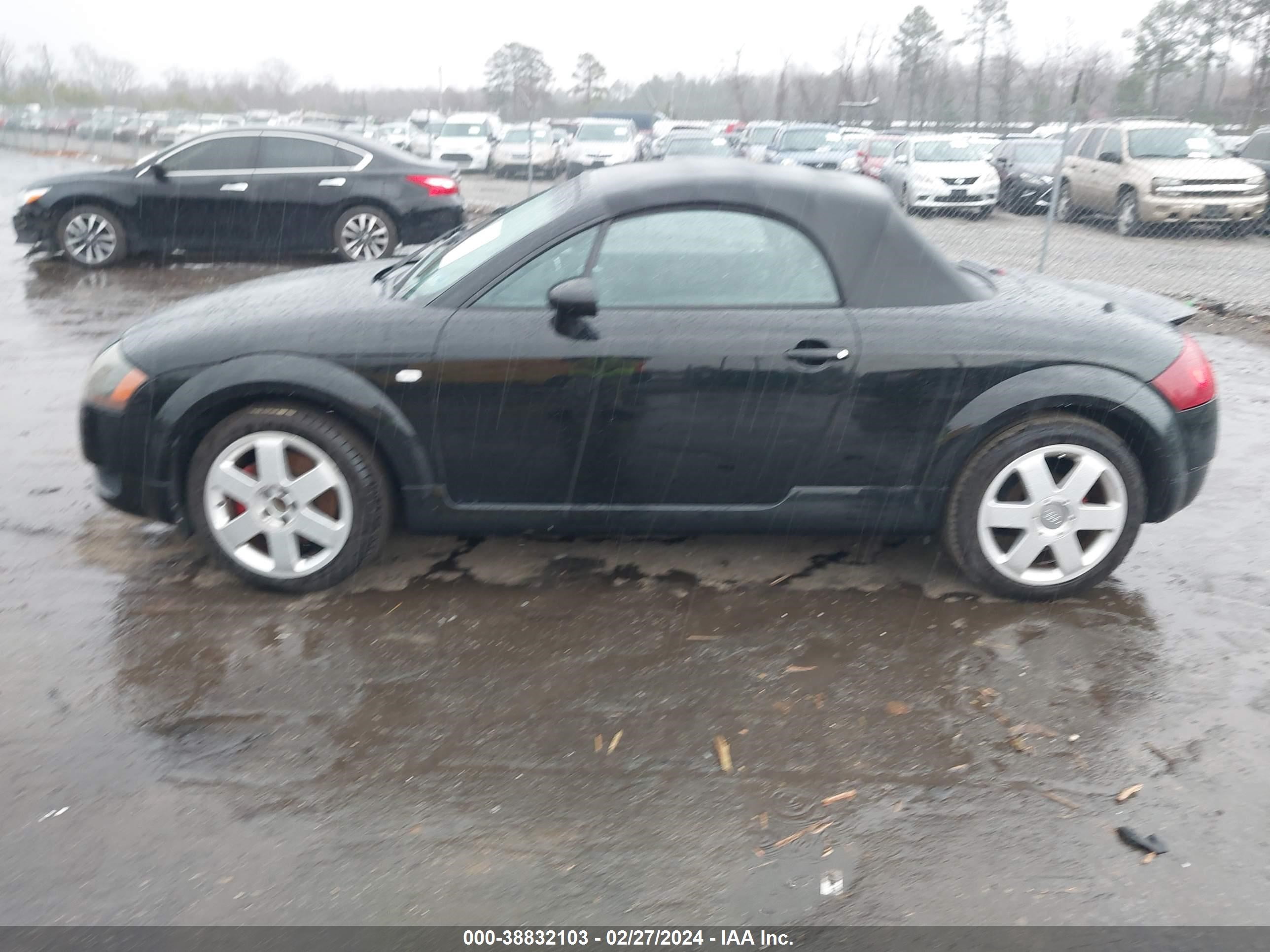 Photo 13 VIN: TRUTC28N011000971 - AUDI TT 