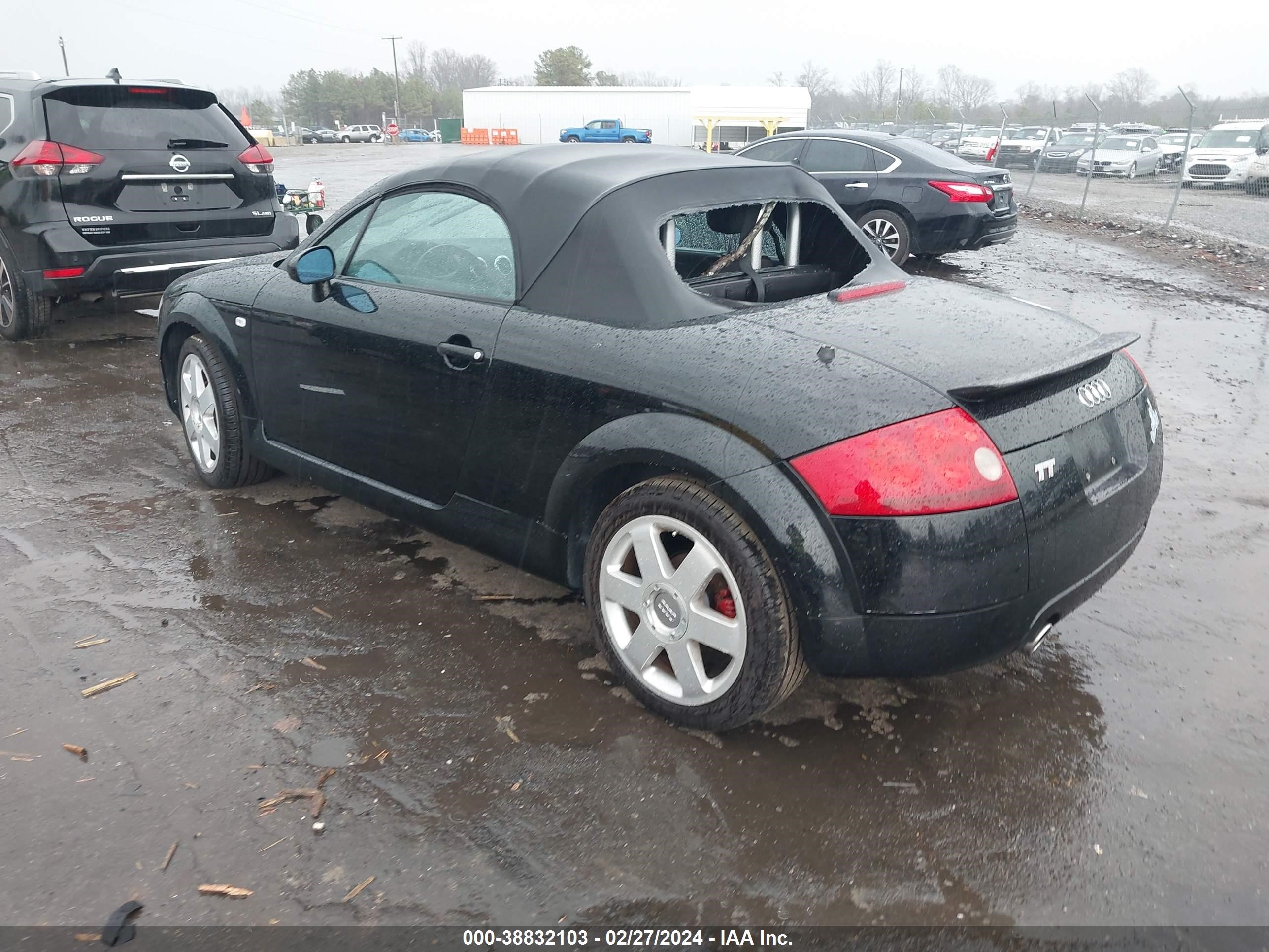 Photo 2 VIN: TRUTC28N011000971 - AUDI TT 