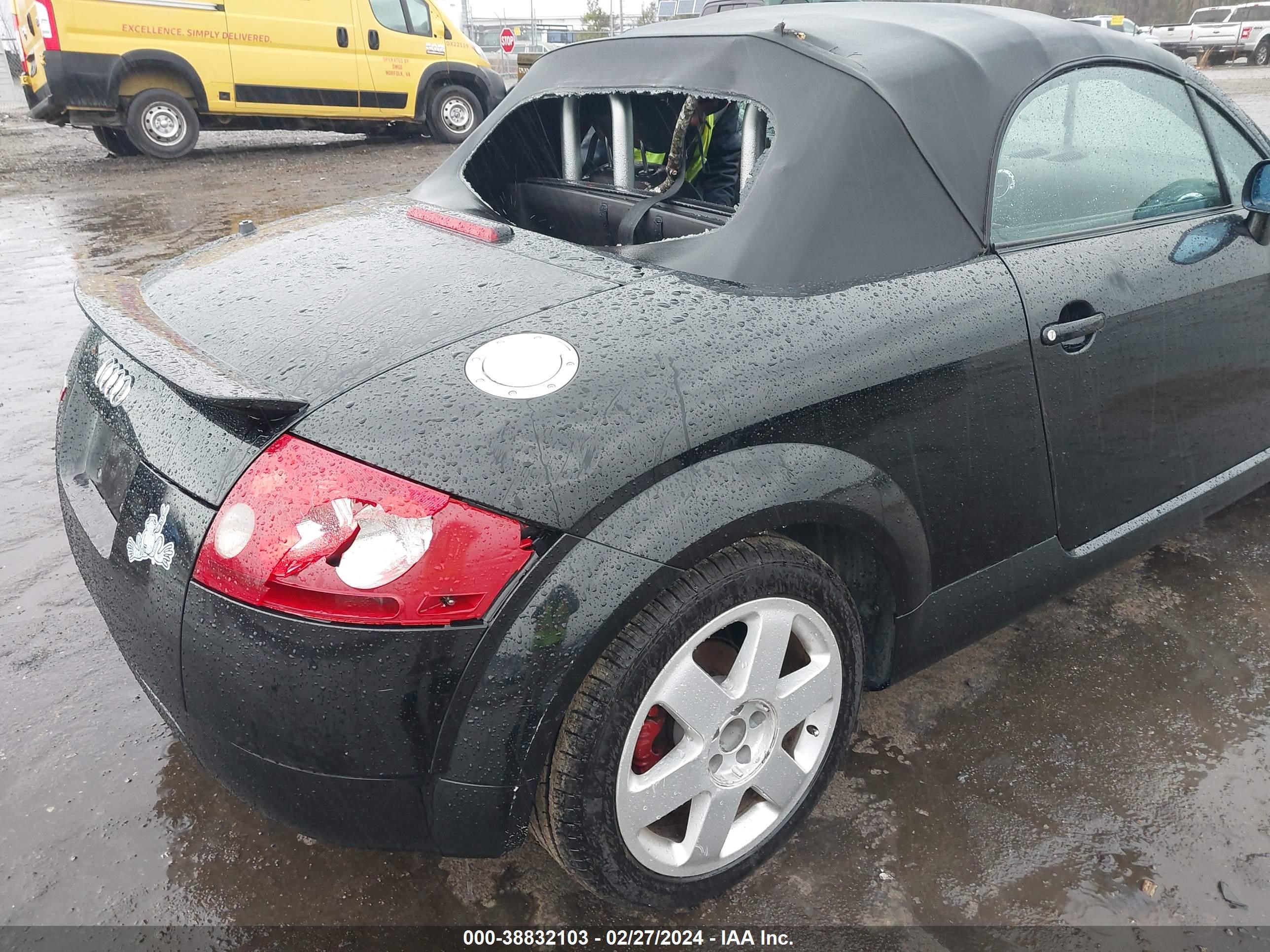 Photo 5 VIN: TRUTC28N011000971 - AUDI TT 