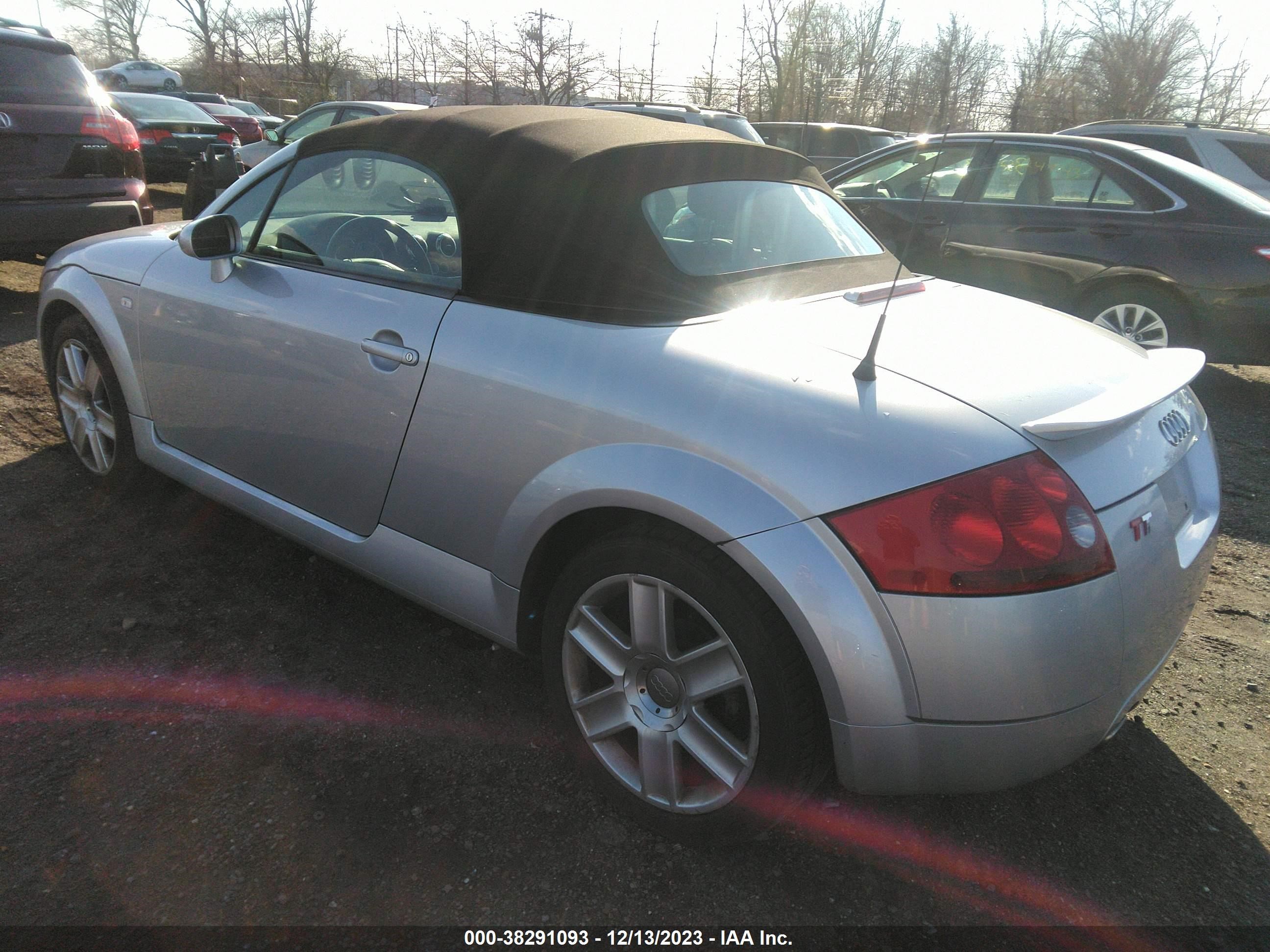 Photo 2 VIN: TRUTC28N831018671 - AUDI TT 