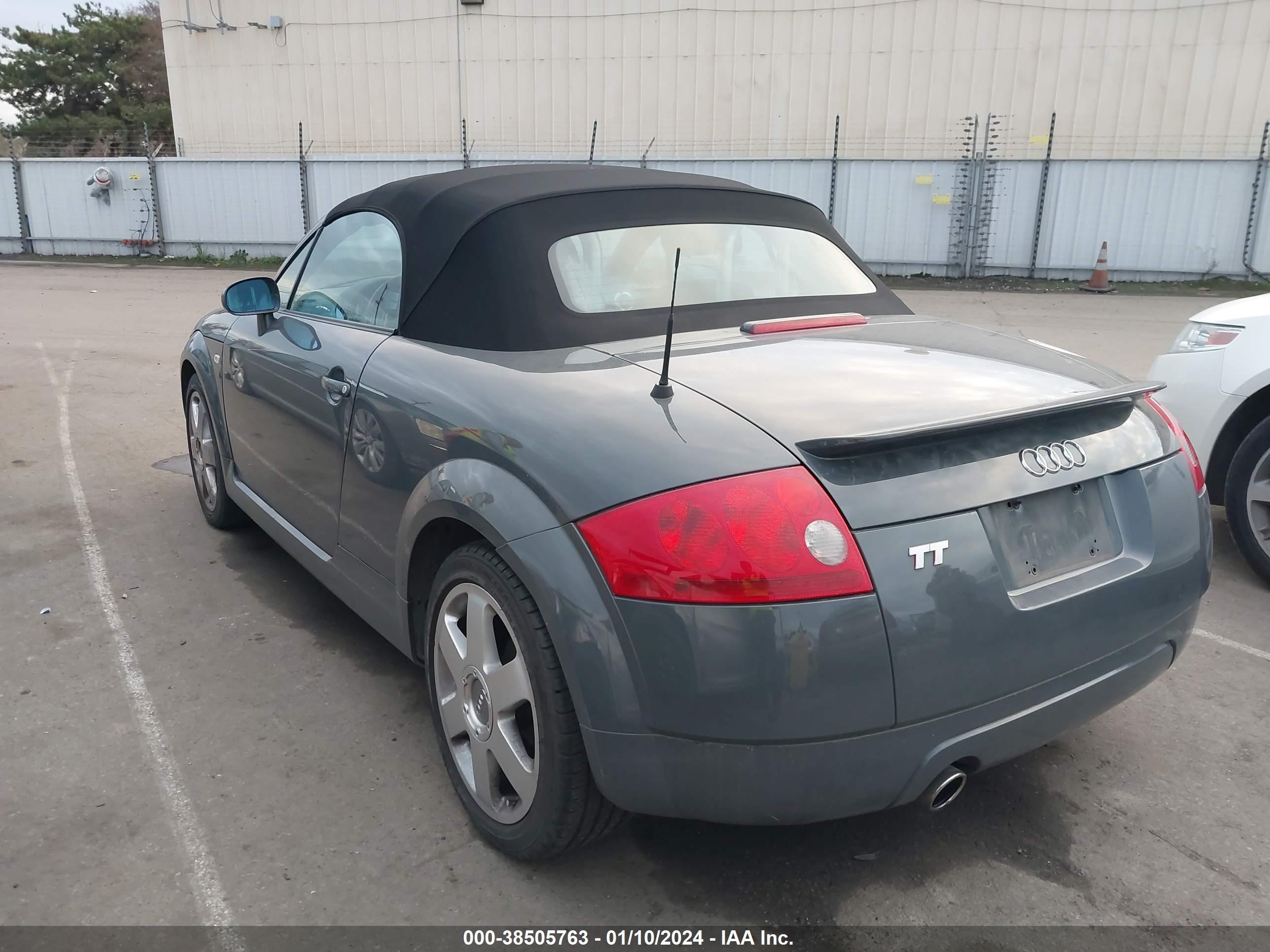 Photo 2 VIN: TRUTX28N611018640 - AUDI TT 