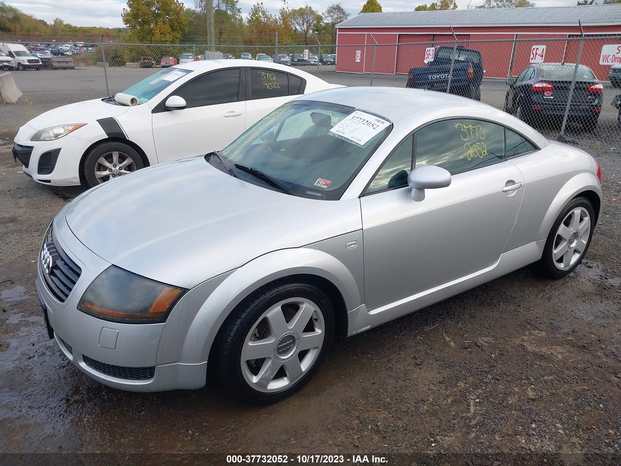 Photo 13 VIN: TRUUC28N9Y1008954 - AUDI TT 