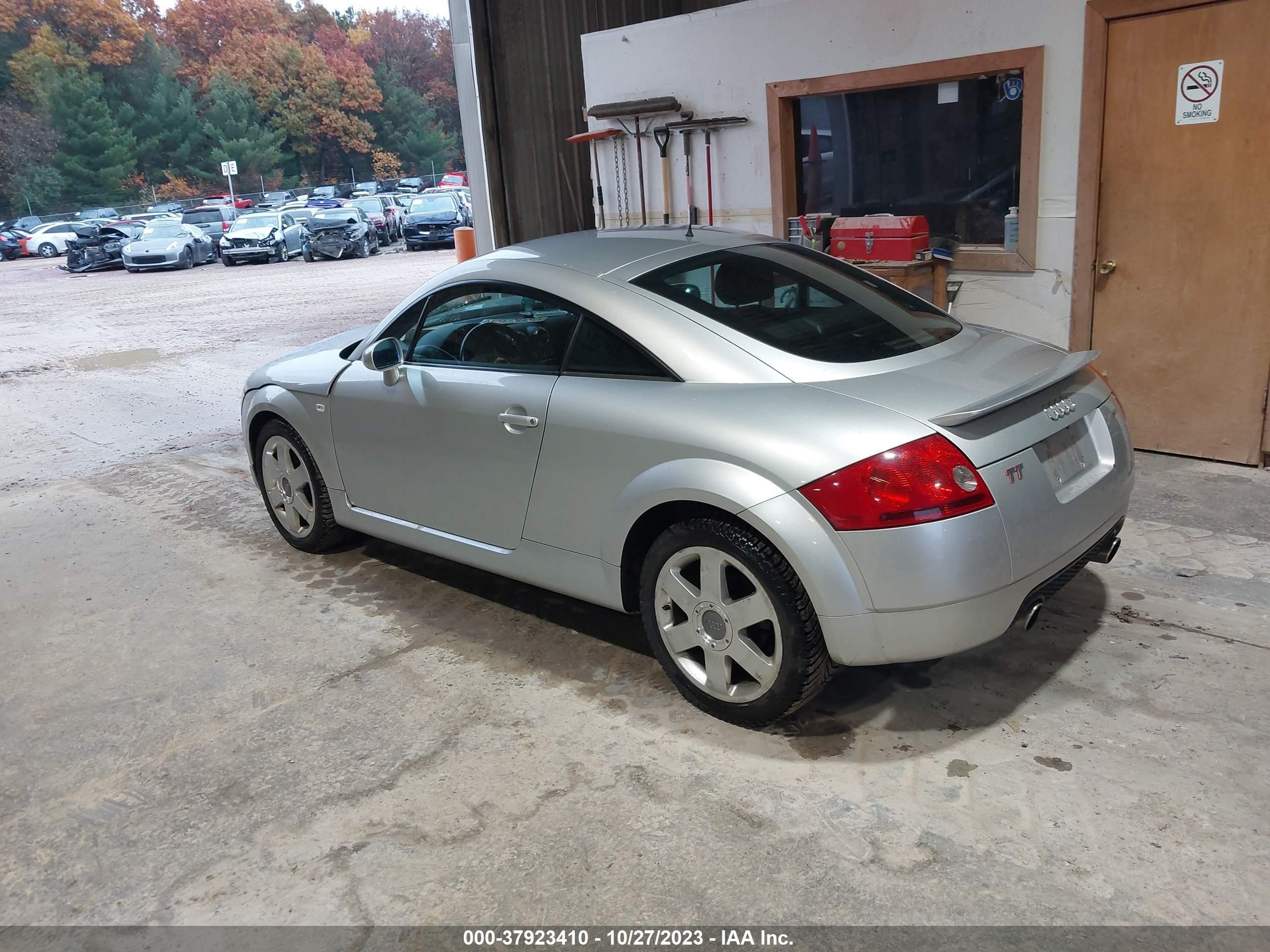 Photo 2 VIN: TRUWX28N711021415 - AUDI TT 