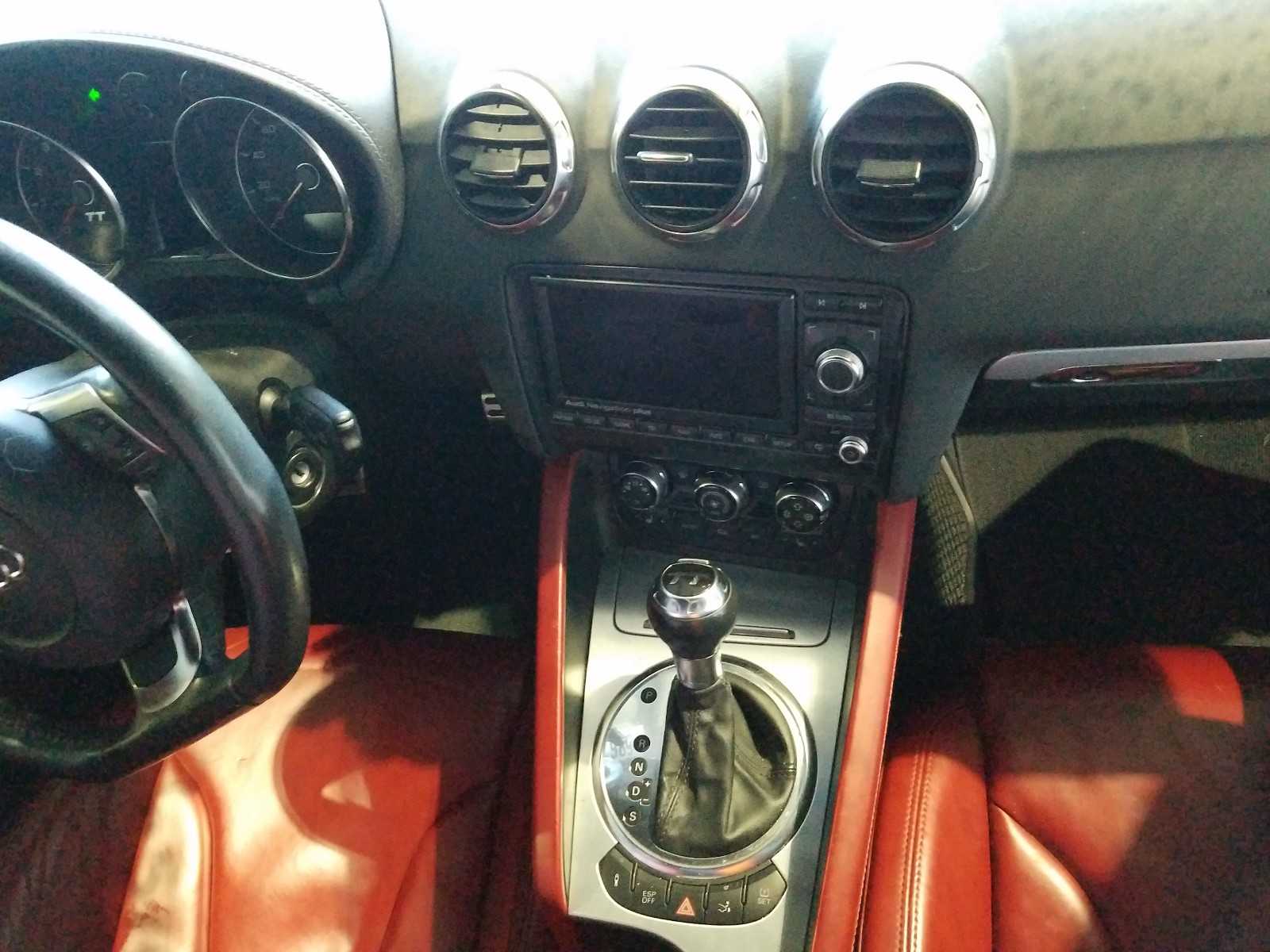 Photo 8 VIN: TRUXF38J891006170 - AUDI TT 