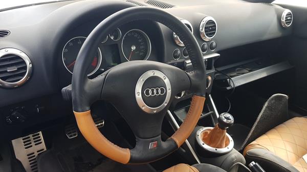 Photo 11 VIN: TRUZZZ8NZY1053703 - AUDI TT 