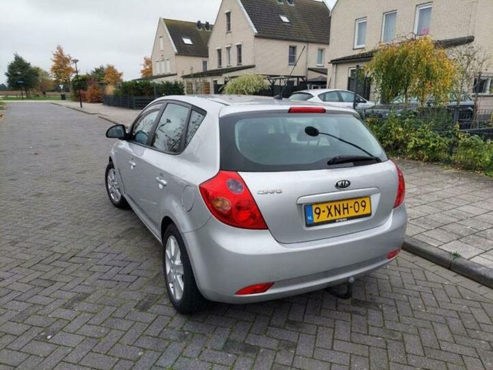 Photo 2 VIN: U5YFF24127L002307 - KIA CEE&#39D 