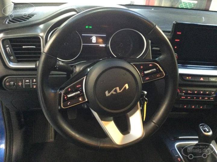 Photo 4 VIN: U5YH1512ANL141779 - KIA CEED HATCHBACK 