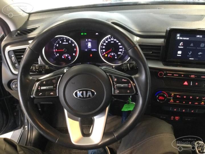 Photo 8 VIN: U5YH4811AKL017530 - KIA CEED SW 