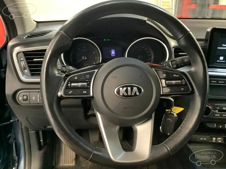 Photo 12 VIN: U5YH4811AKL040555 - KIA CEED SW 