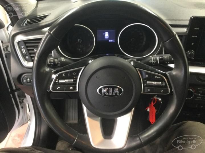 Photo 16 VIN: U5YH4811ALL059039 - KIA CEED SW 