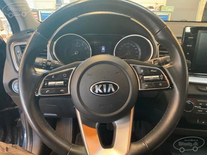 Photo 15 VIN: U5YH4811ALL069854 - KIA CEED SW 