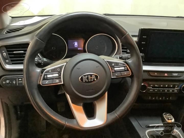 Photo 9 VIN: U5YH4811ALL073928 - KIA CEED SW 