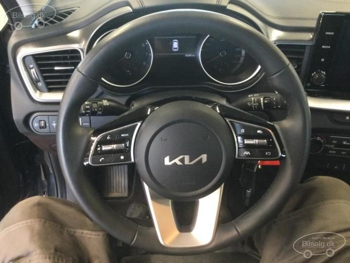 Photo 18 VIN: U5YH4812ANL120754 - KIA CEED SW 