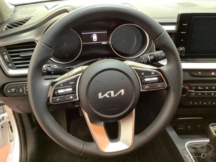 Photo 11 VIN: U5YH4812ANL127281 - KIA CEED SW 