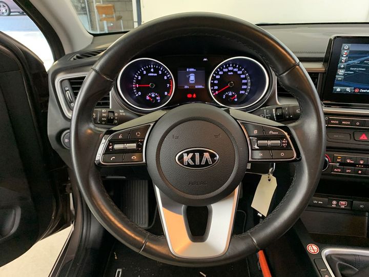 Photo 10 VIN: U5YH5811AKL027170 - KIA CEED SPORTSWAGON 