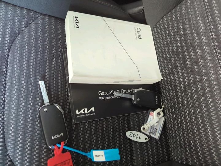 Photo 8 VIN: U5YH5812ANL127241 - KIA CEED 