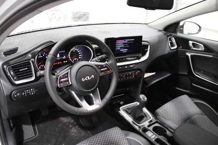 Photo 6 VIN: U5YH5812ANL130652 - KIA CEED SW 