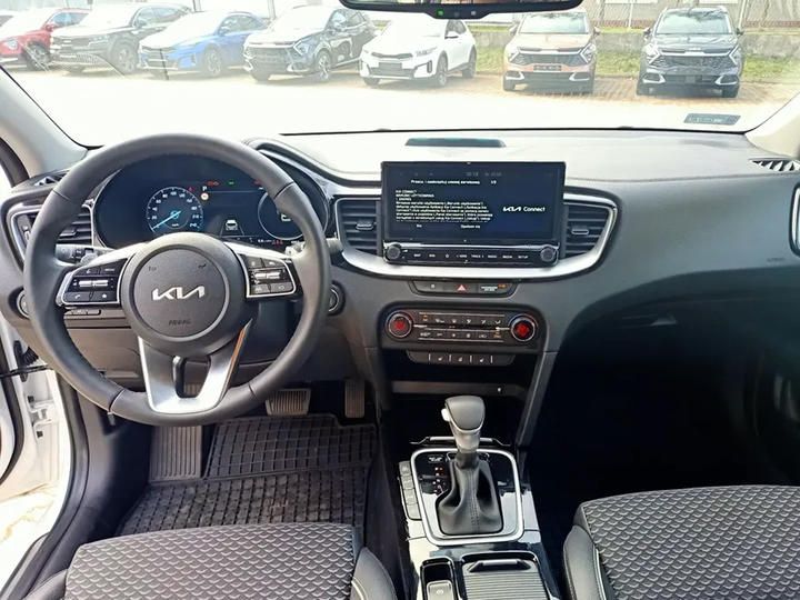 Photo 4 VIN: U5YH581AGNL031827 - KIA CEE&#39D ESTATE 