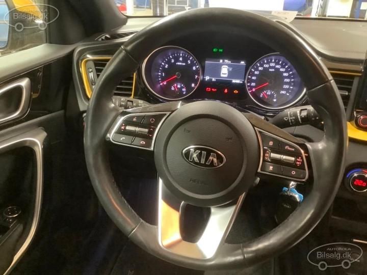 Photo 13 VIN: U5YH5F14GLL032920 - KIA XCEED SUV 