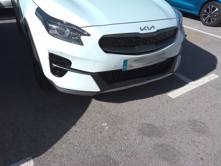 Photo 2 VIN: U5YH5F1AGNL022694 - KIA XCEED 