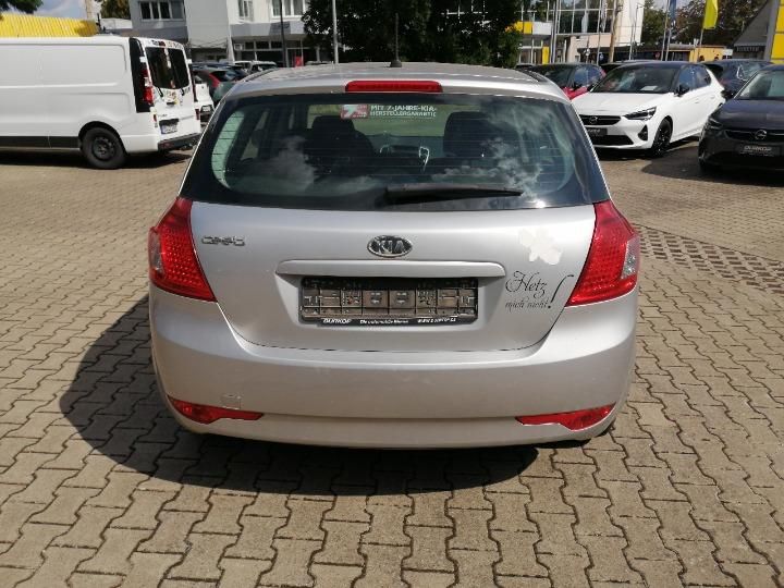 Photo 4 VIN: U5YHB511ABL266304 - KIA CEED HATCHBACK 