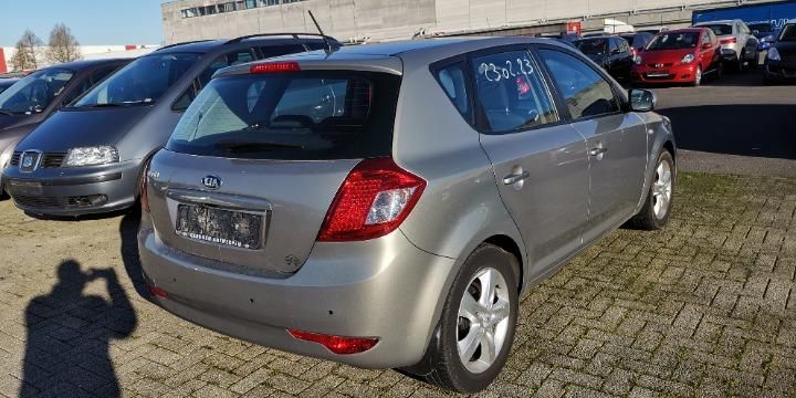 Photo 2 VIN: U5YHB511ACL305499 - KIA CEED HATCHBACK 