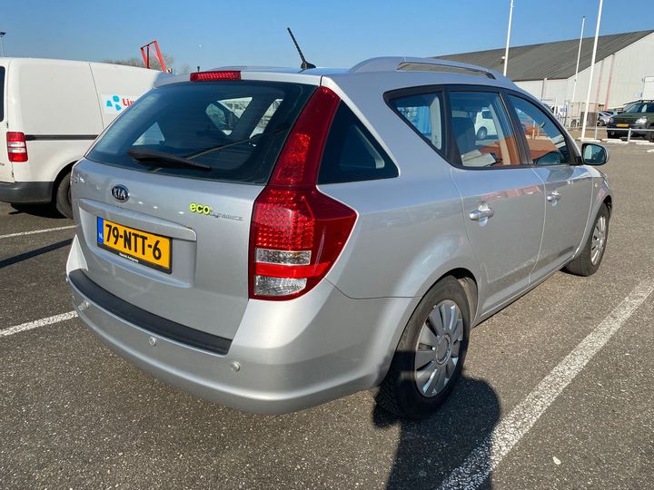 Photo 3 VIN: U5YHB811AAL137411 - KIA CEE&#39D 