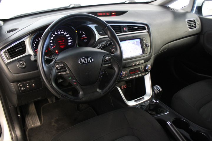 Photo 11 VIN: U5YHM316AGL027246 - KIA PRO CEE&#39D COUPE 