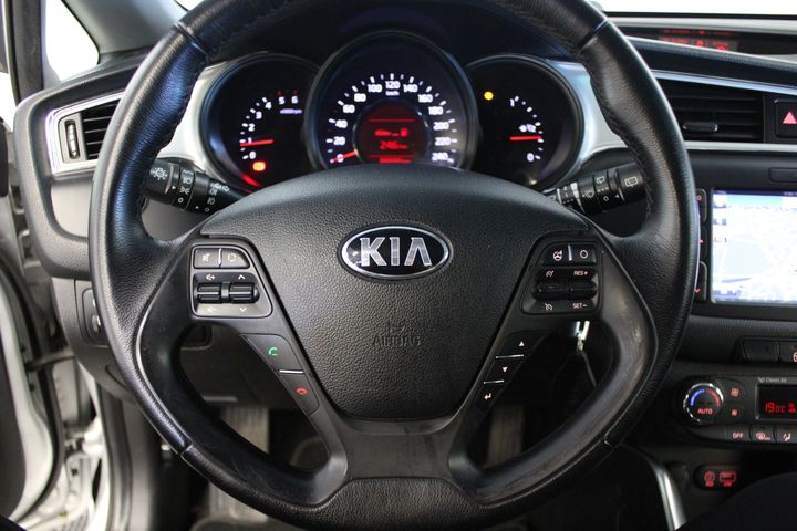 Photo 24 VIN: U5YHM316AGL027246 - KIA PRO CEE&#39D COUPE 